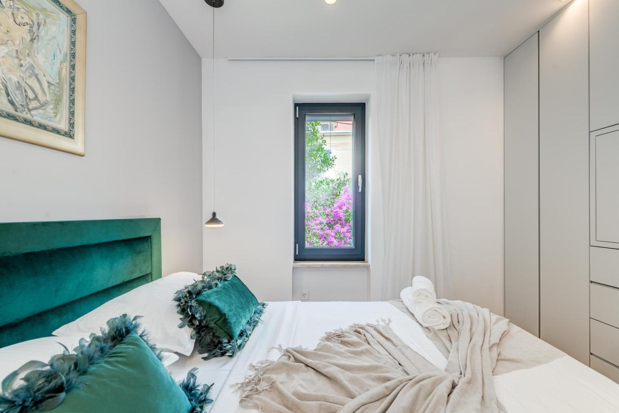 Top Location! Spacious Lux Apartment -5 Min From Beach & Centre Split Exteriör bild