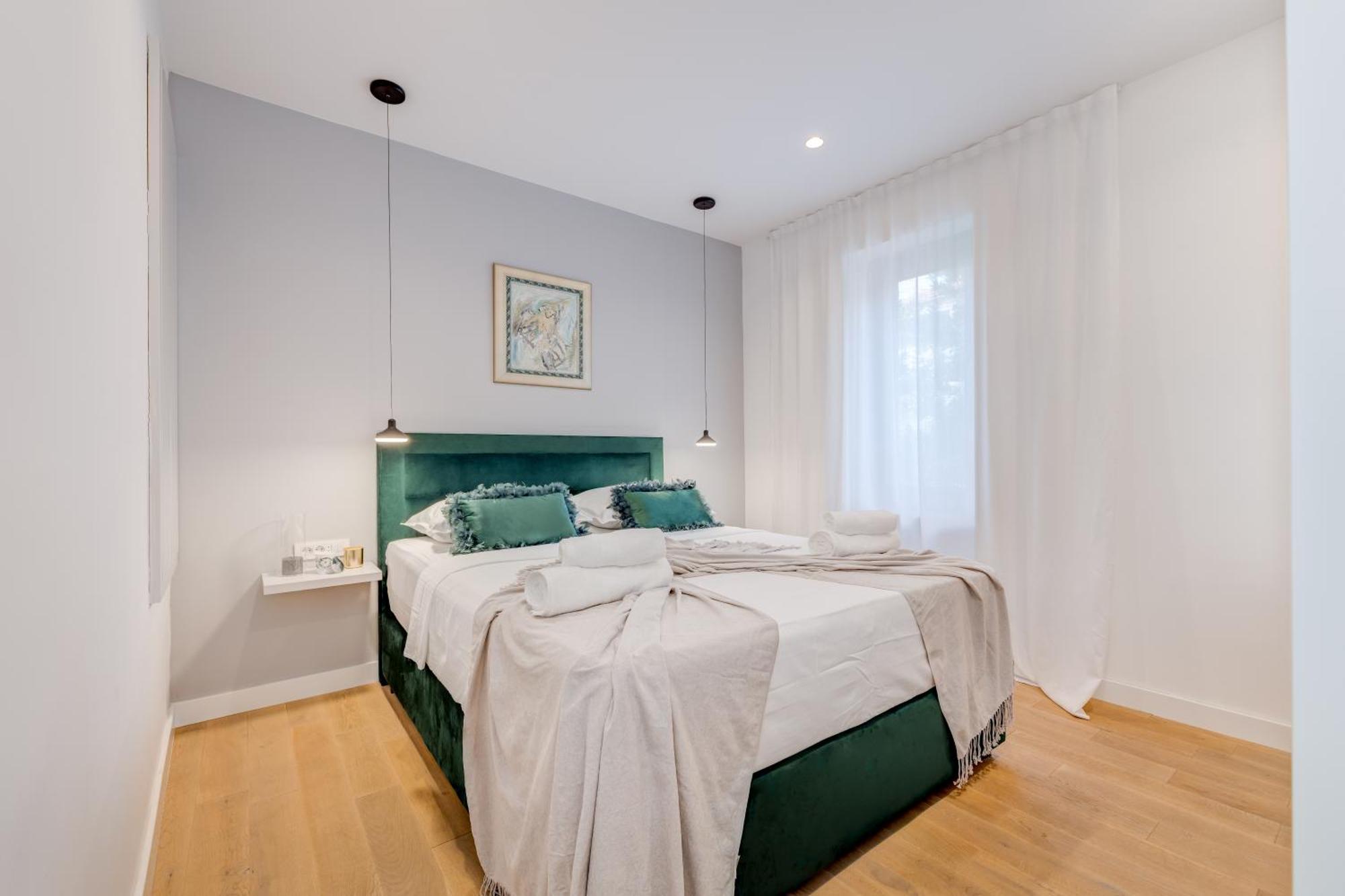 Top Location! Spacious Lux Apartment -5 Min From Beach & Centre Split Exteriör bild