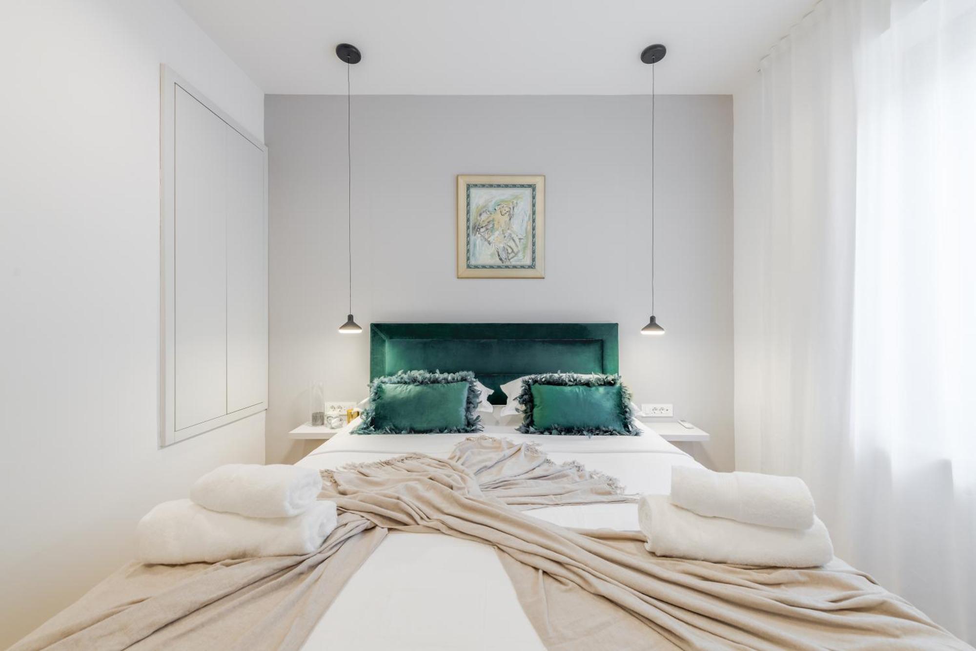 Top Location! Spacious Lux Apartment -5 Min From Beach & Centre Split Exteriör bild