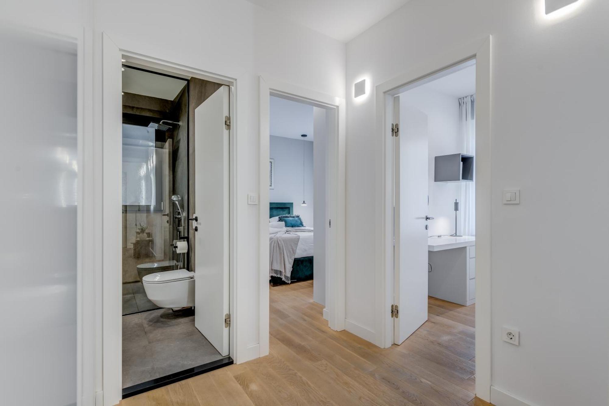 Top Location! Spacious Lux Apartment -5 Min From Beach & Centre Split Exteriör bild