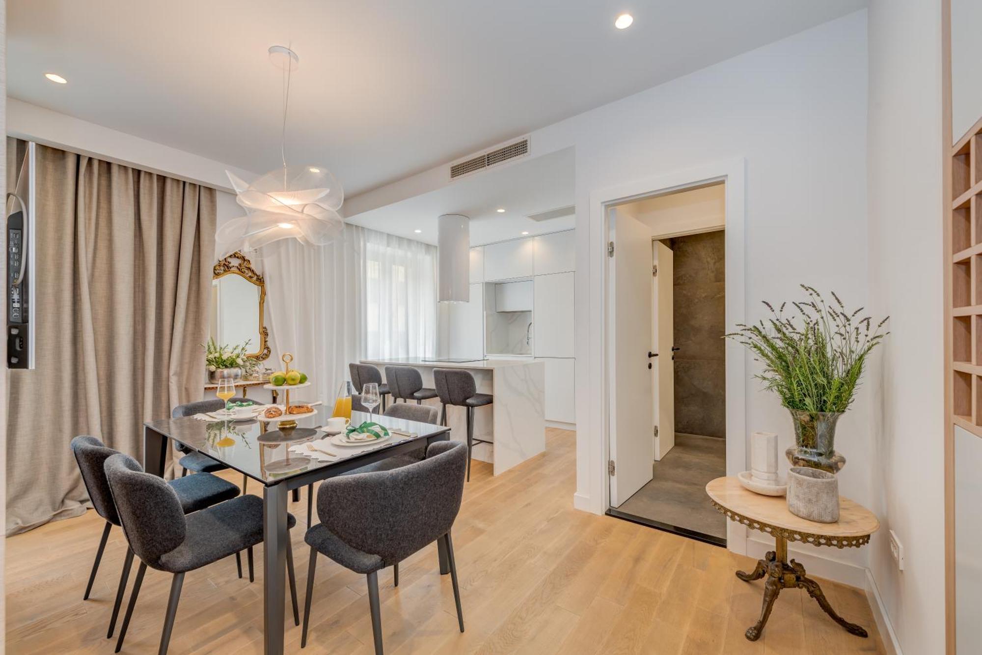 Top Location! Spacious Lux Apartment -5 Min From Beach & Centre Split Exteriör bild