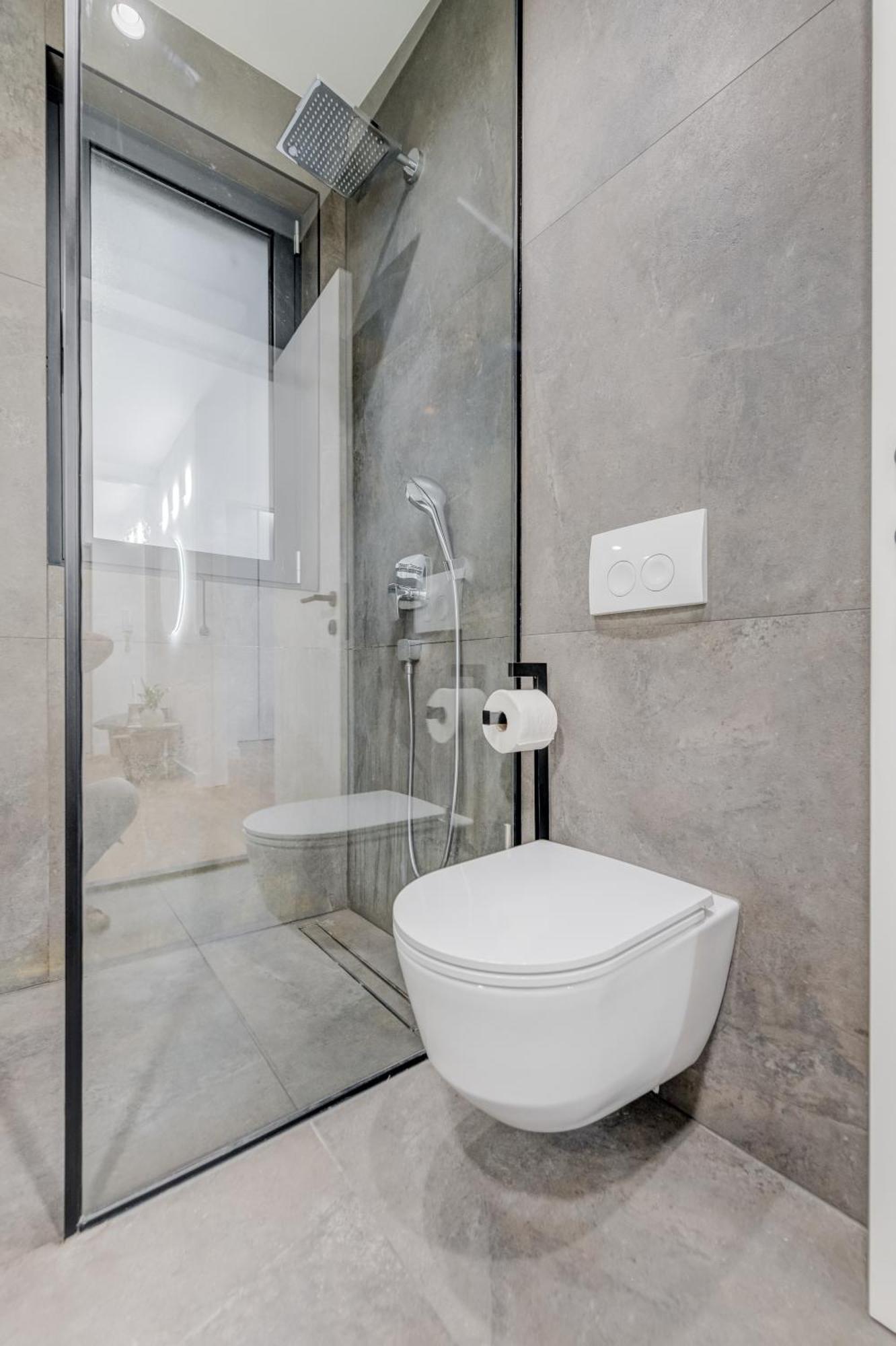 Top Location! Spacious Lux Apartment -5 Min From Beach & Centre Split Exteriör bild