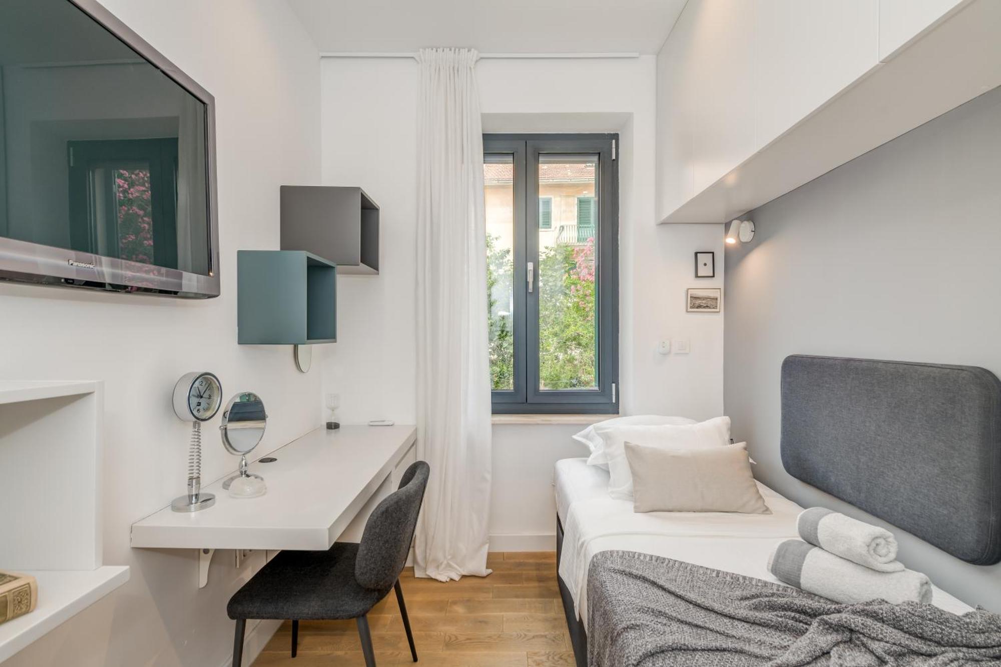 Top Location! Spacious Lux Apartment -5 Min From Beach & Centre Split Exteriör bild