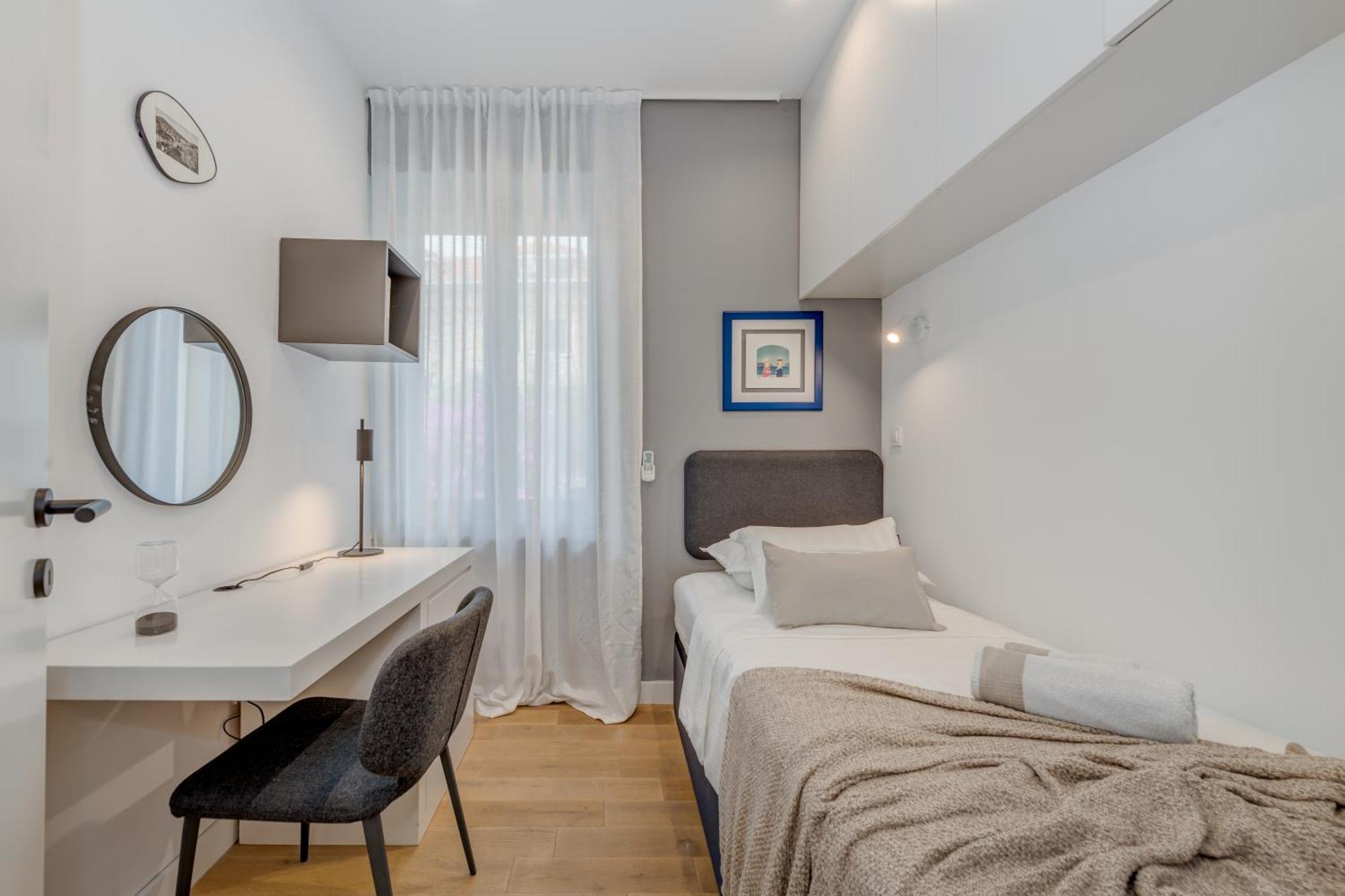 Top Location! Spacious Lux Apartment -5 Min From Beach & Centre Split Exteriör bild