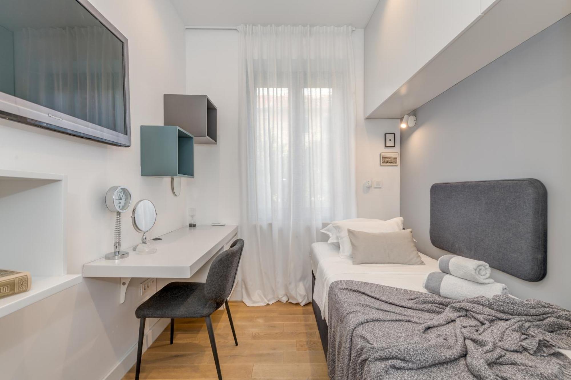 Top Location! Spacious Lux Apartment -5 Min From Beach & Centre Split Exteriör bild